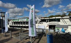 Das Salonschiff "Gräfin Cosel" vor der Abfahrt.