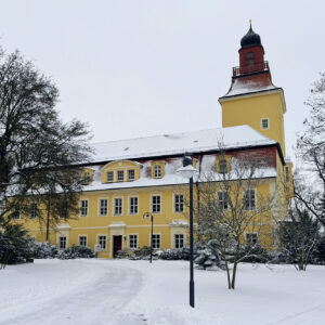 Das Schloss Glaubitz im Winter 2026.